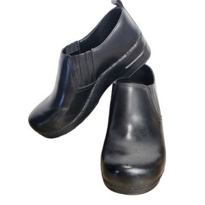 steel toe clogs dansko